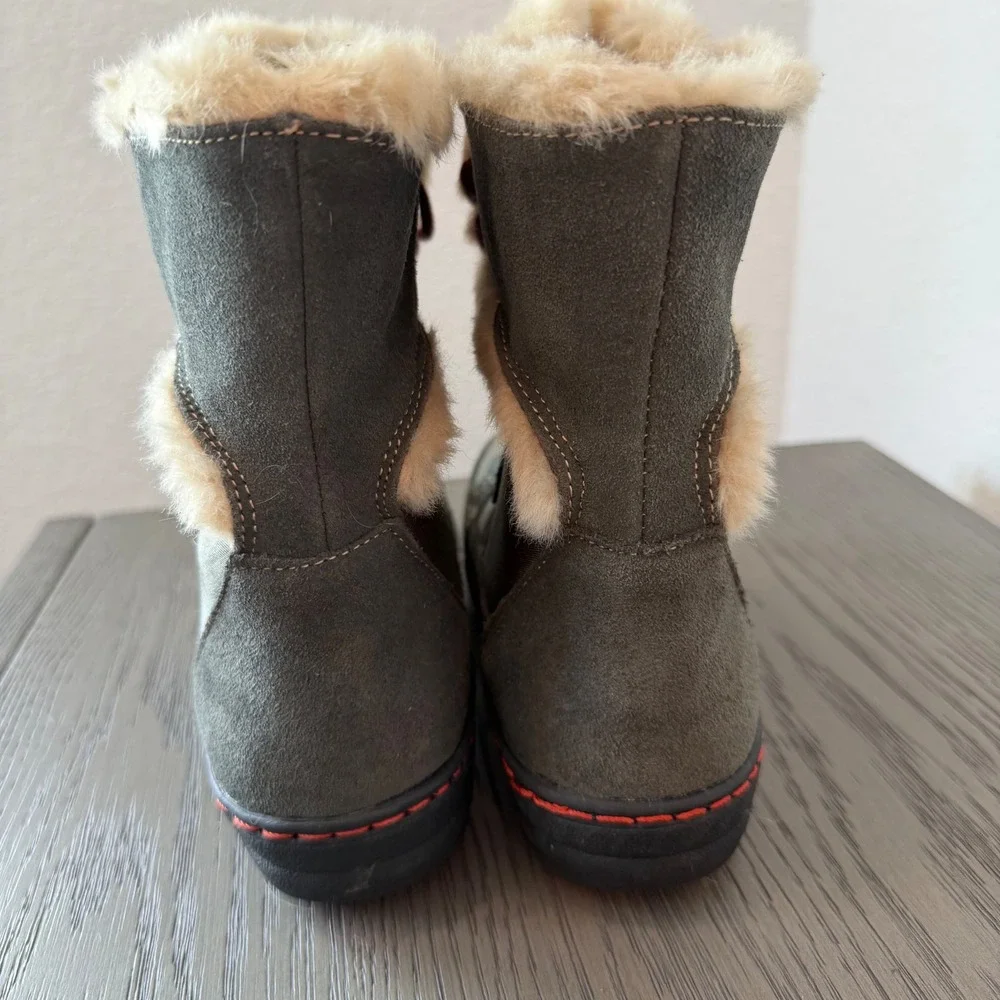 Aetrex Berries BB162W Womens Olive‎ Green Faux Fur Winter Boots Red Laces Size 7